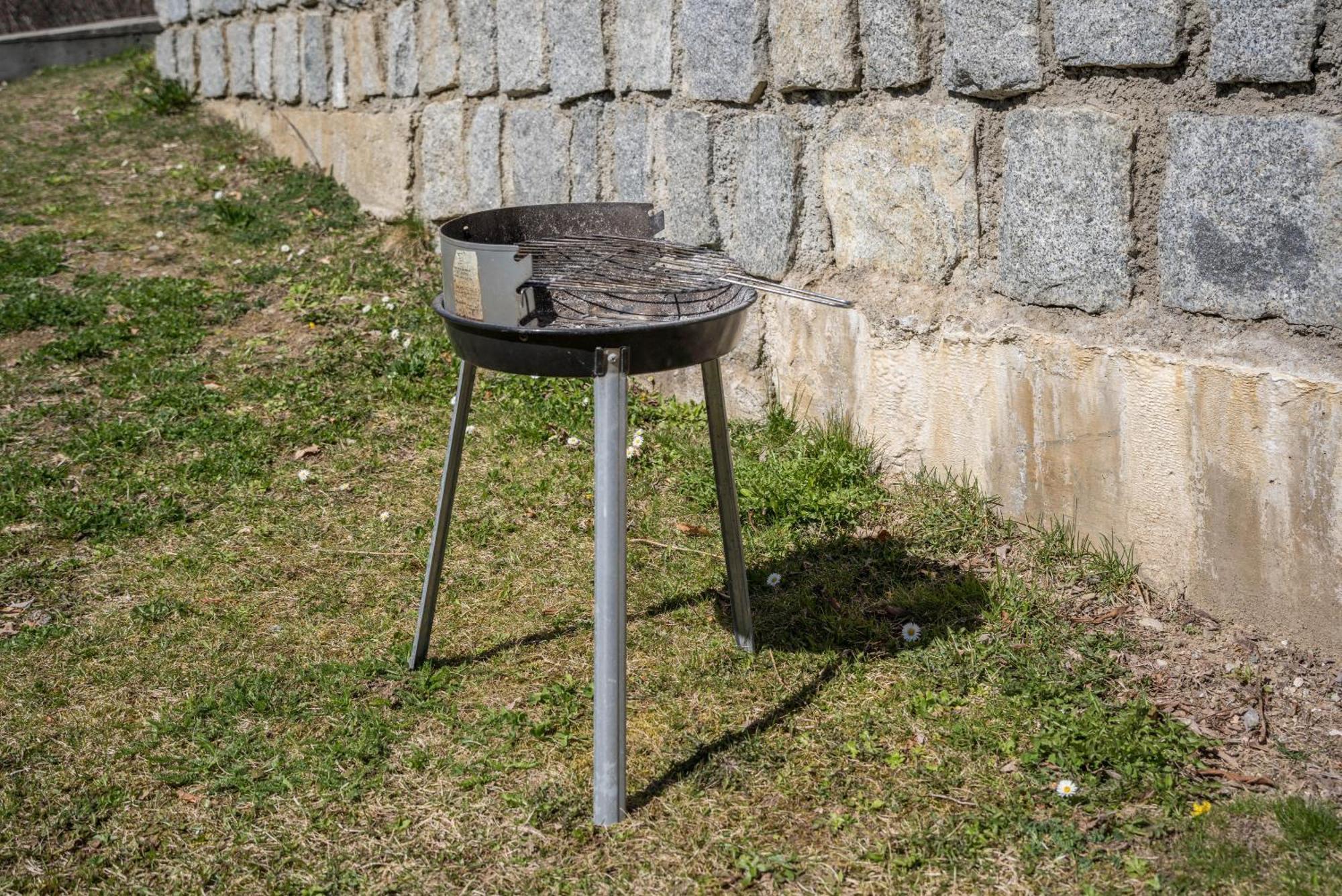 הוילה מדונה די קמפיליו Chalet Camping Fae 3 מראה חיצוני תמונה