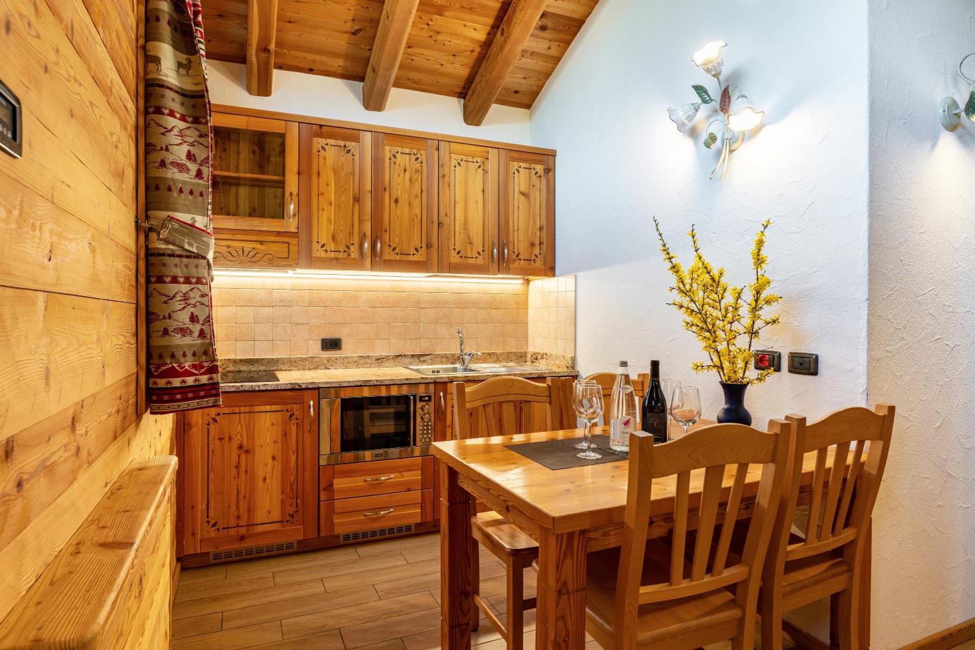 הוילה מדונה די קמפיליו Chalet Camping Fae 3 מראה חיצוני תמונה